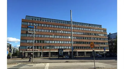 Trevligt och yteffektivt kontor precis vid Svingelns hållplats och gångavstånd från Centralstationen