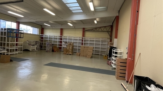 100 - 539 m2 kontor, lager, butik i Mölndal att hyra
